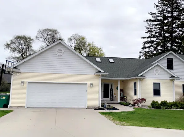 297 Lagoon Beach Dr, Bay City, MI 48706
