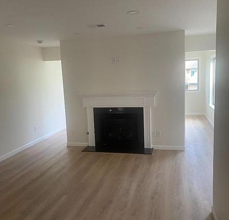 3rd image of 60 Hart Dr #60