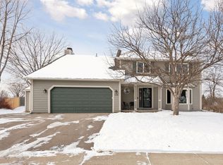628 Hackmore Dr, Eagan, MN 55123