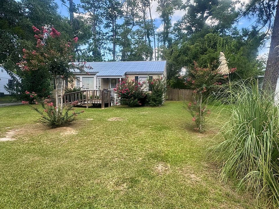 2nd image of 2417 Giddens Dr