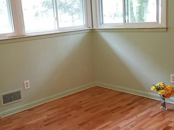 4th image of 466 Moorland Dr