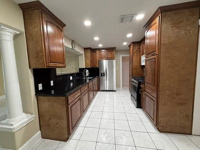 402 Dunwick Ln — Photo 9