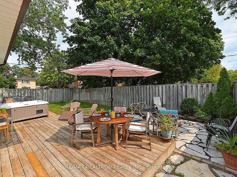 330 Gells Rd #LOWER — Photo 11