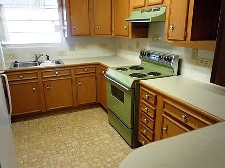 4th image of 2542 Highwood Dr