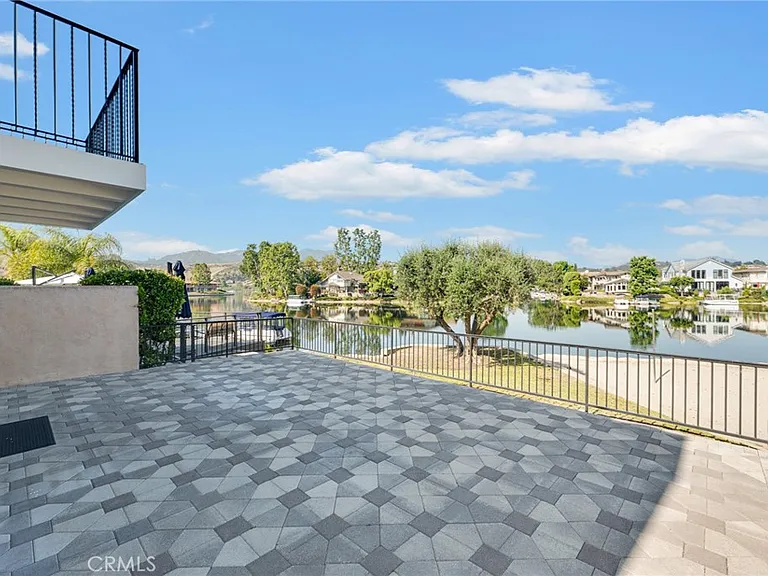 32174 Beachlake Ln — Photo 19