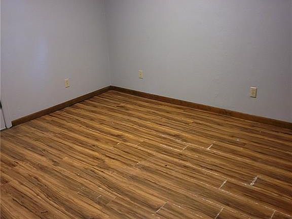 5th image of 206 13th Ave N