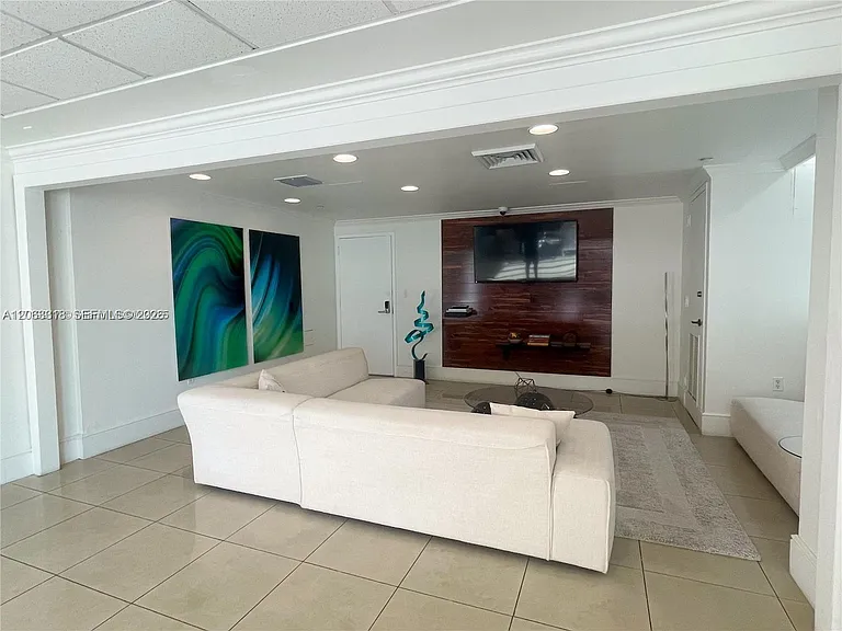 650 West Ave #1408 — Photo 47