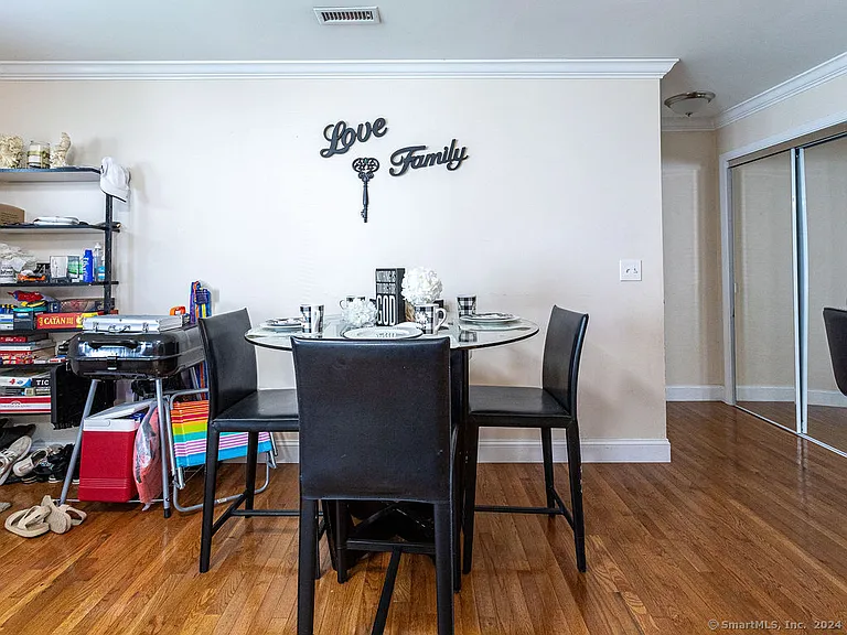 309 Ely Ave #H1 — Photo 5