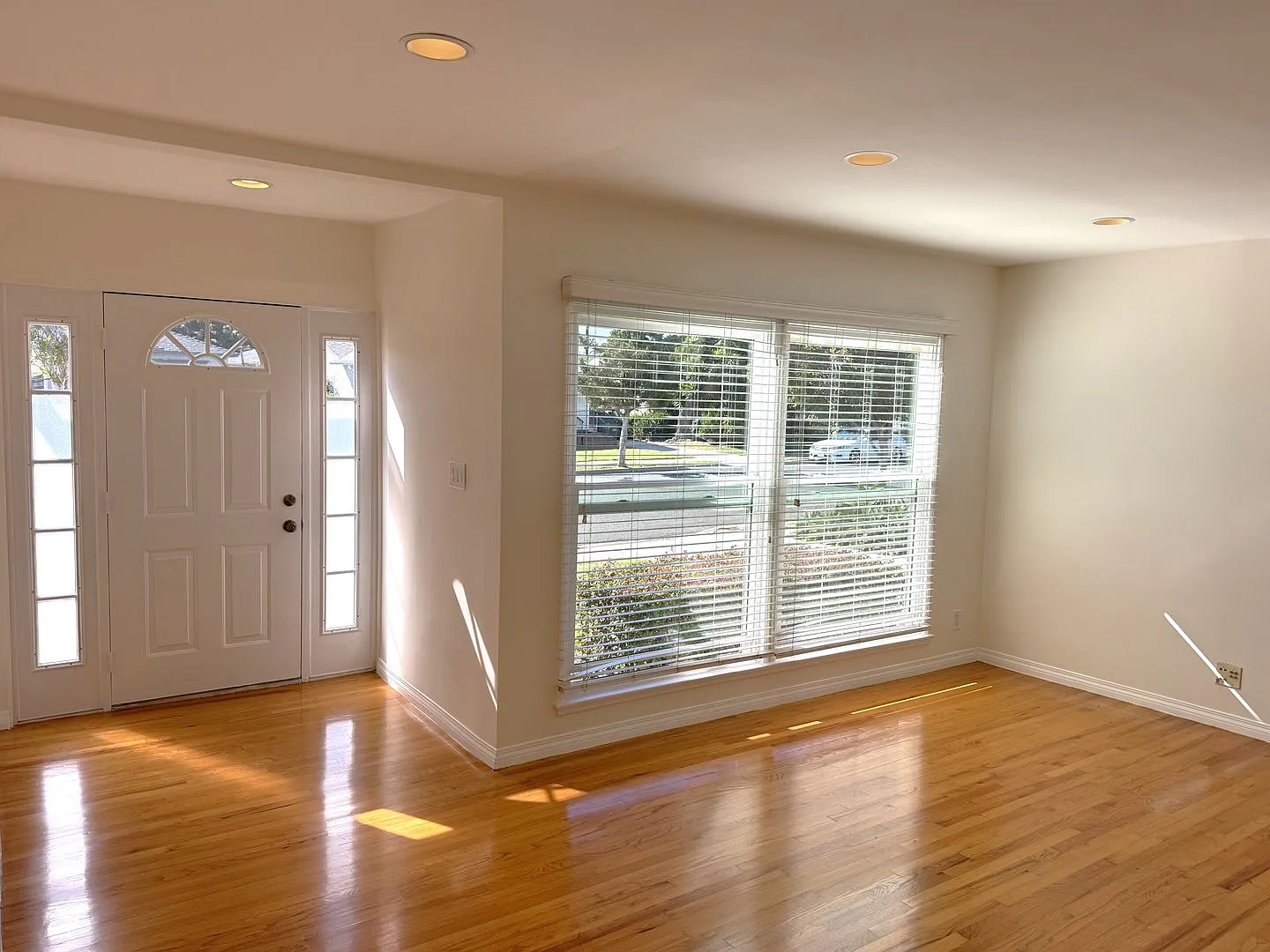 Charming Culver City HOME — Photo 2
