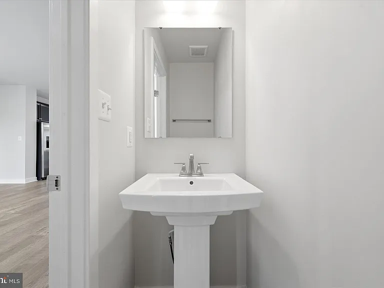 1550 Adamson Way — Photo 23