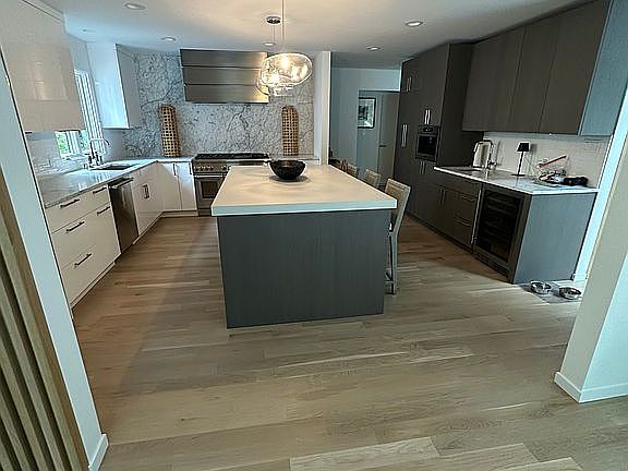 3rd image of 8 Beechwood Ct