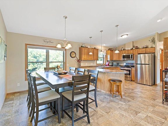 5th image of 1018 Skyline Dr