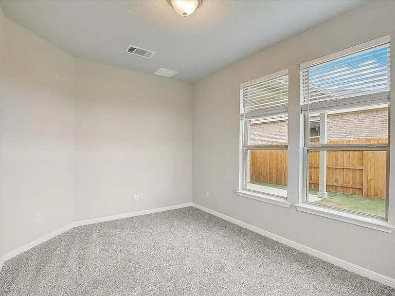 108 Peruvian Ln — Photo 33