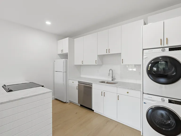207 Main St #3 — Photo 7