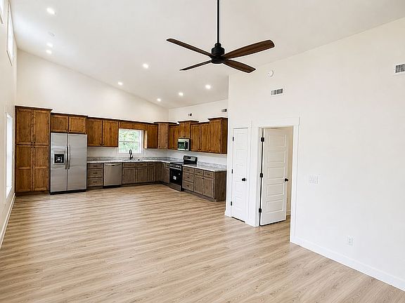 5th image of 803 Old Poplar Cove Rd