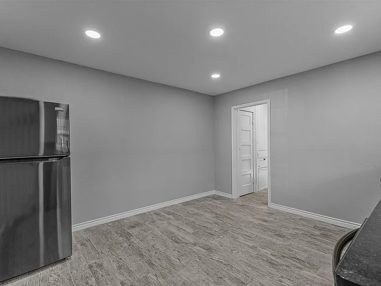 2706 Emmett St — Photo 10