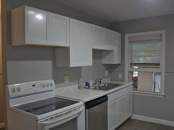 2nd image of 304 W Columbia Ave #1E