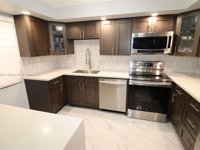 8101 Byron Ave APT 407, Miami Beach, FL, 33141