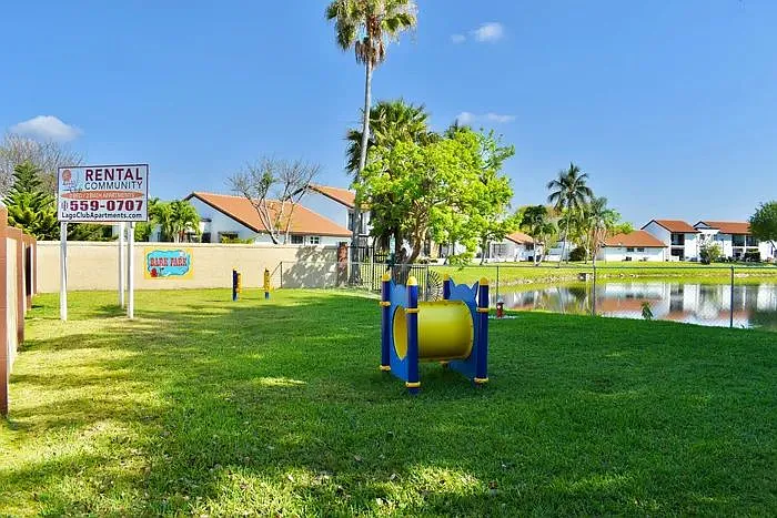 2 bed, 2.0 bath, 1040 sqft, $2,673 — Photo 3