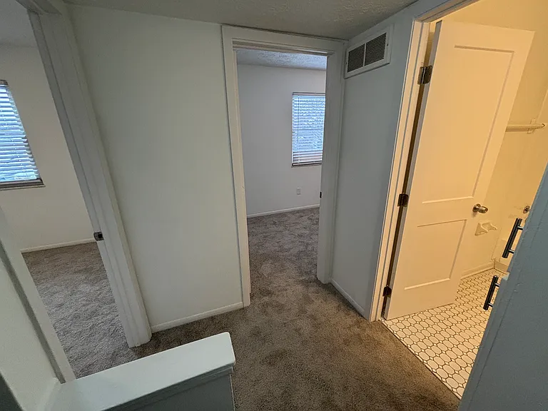 526 Forest St — Photo 10