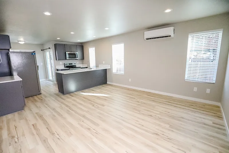 3 bed, 2.5 bath, $2,195 — Photo 2