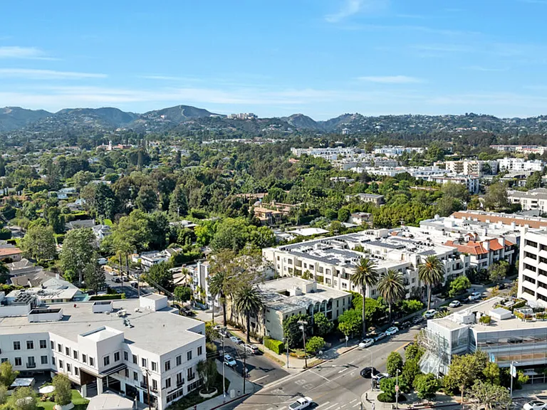 11789 Montana Ave #11 — Photo 32