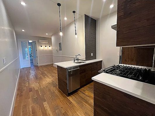 2nd image of 331 Melrose St #3A