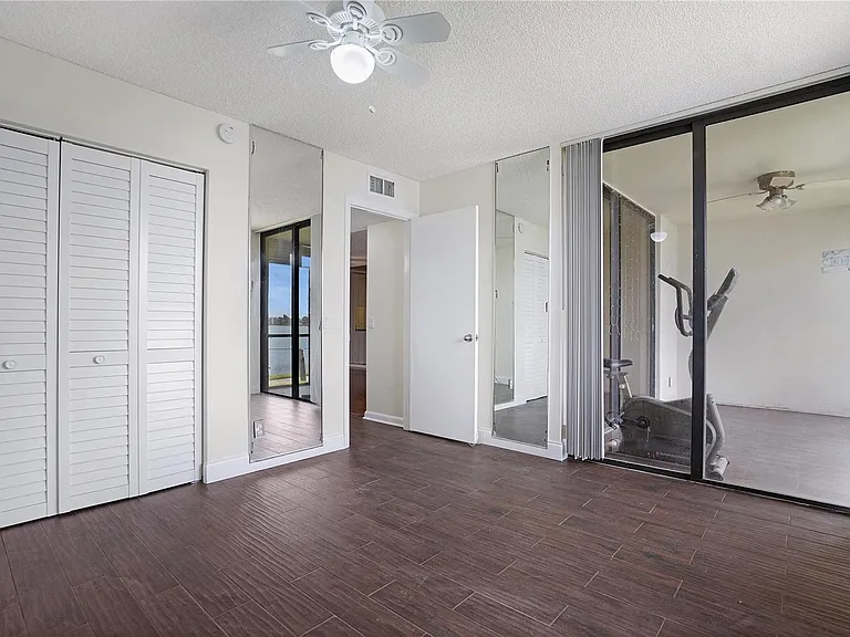 109 Lake Emerald Dr #110 — Photo 26