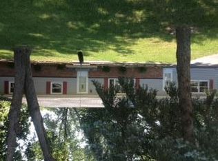 3285 E Duchess Dr, Decatur, IL 62521