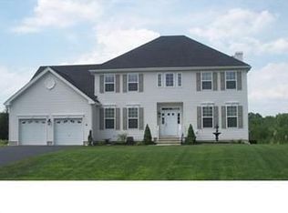 4 Hillfield Ave, Cookstown, NJ 08511