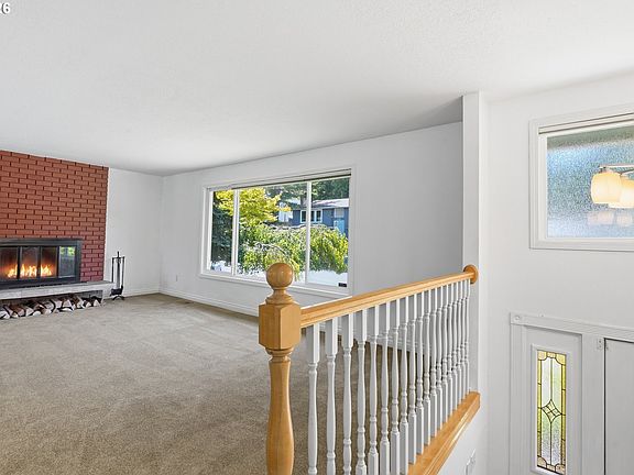 4th image of 2080 SE Kelly Ave