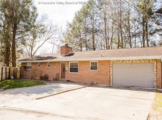1157 Summit Dr, Saint Albans, WV 25177