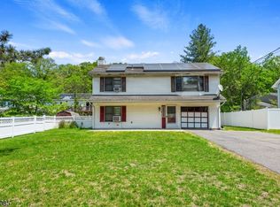 11 Tobyhanna Trl, Hopatcong Boro, NJ 07843