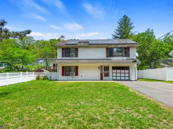 11 Tobyhanna Trl, Hopatcong Boro, NJ 07843