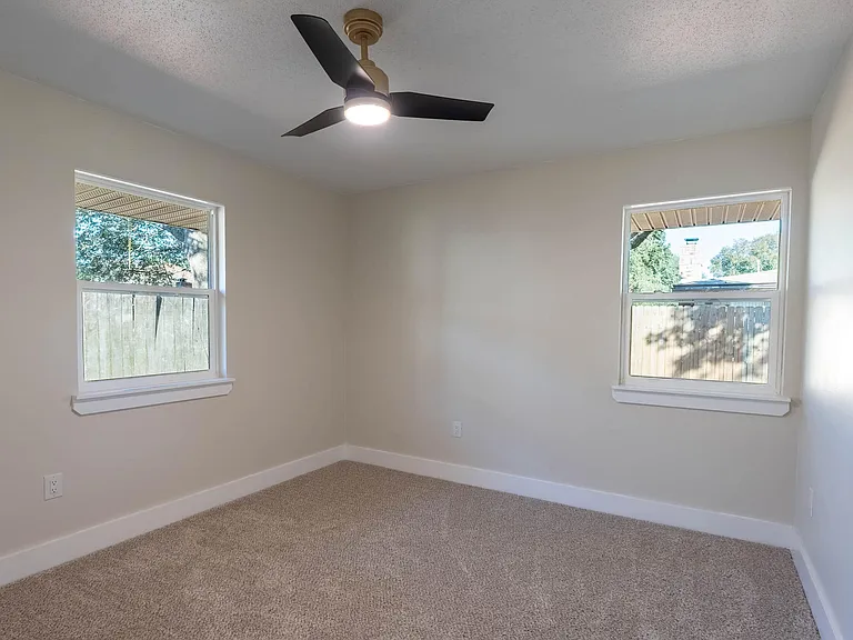 1 Stafford Cir — Photo 26