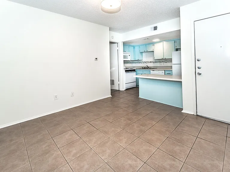 3405 Helms St — Photo 3