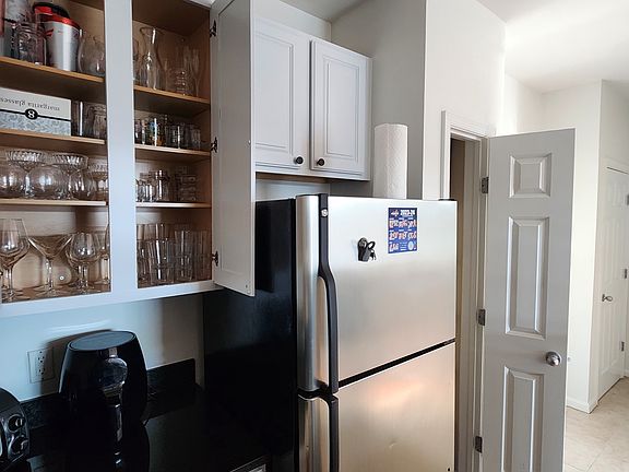 3rd image of 2465 Army Navy Dr APT 405
