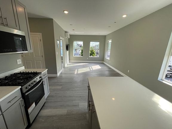 4th image of 57 Shirley Ave #201