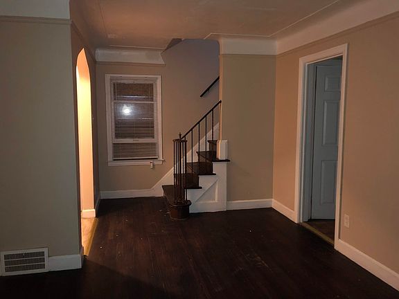4th image of 9109 Birwood St