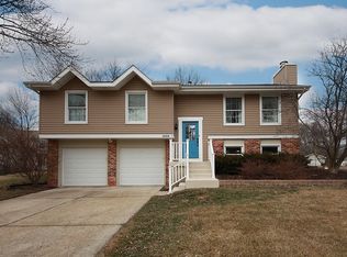 1335 Wilshire Dr, Naperville, IL