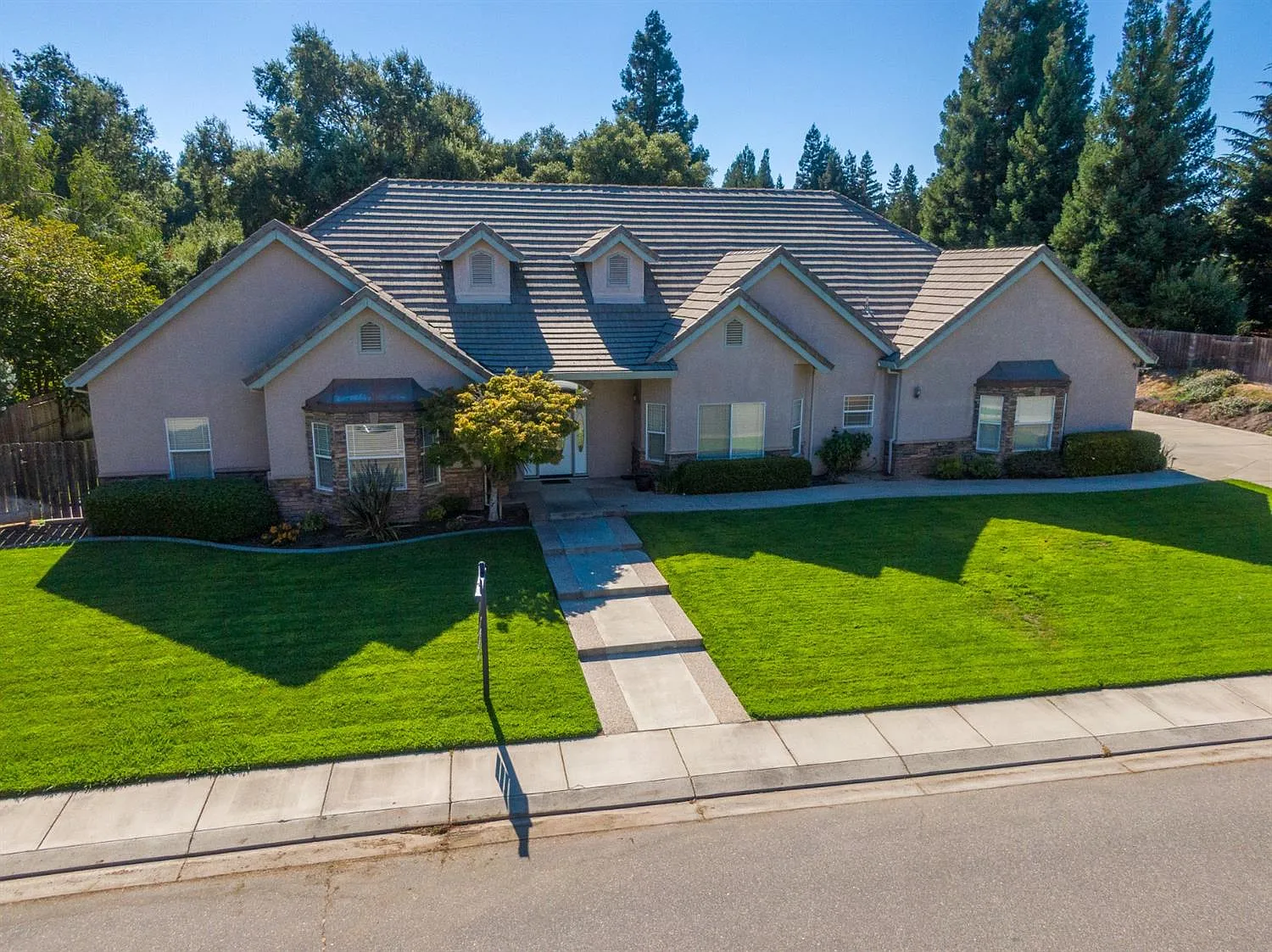 9907 Country Oak Ct photo 1