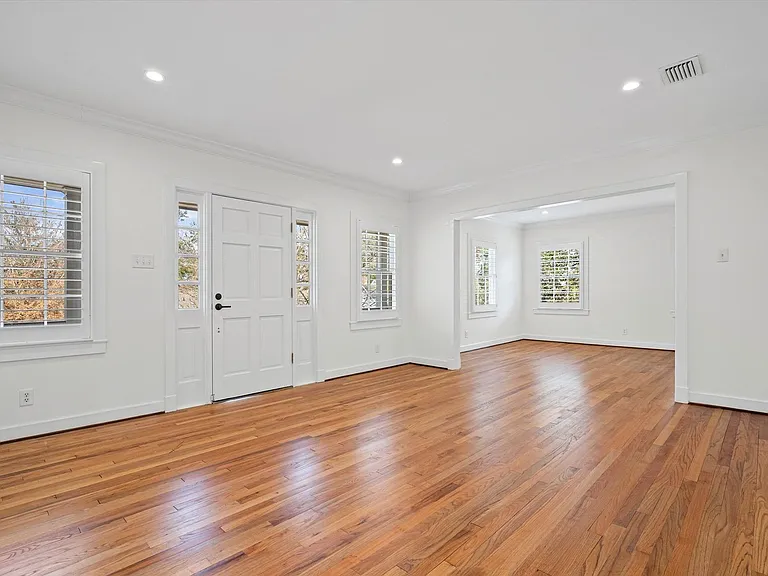 3521 Stillwood Ln W — Photo 2