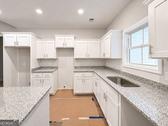 4th image of 375 Canoochee Dr