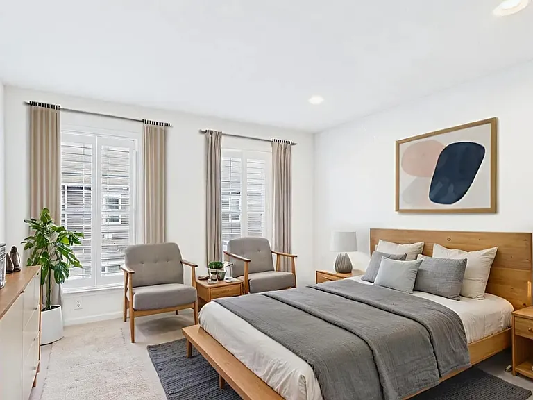 418 Mayer Pl — Photo 2