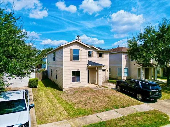 18914 Remington Mill Dr, Houston, TX 77073
