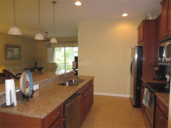 4th image of 4398 Lenox Blvd