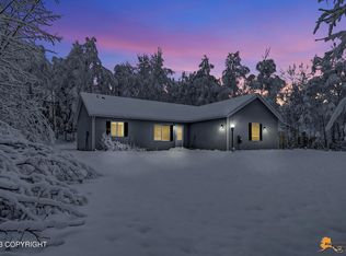 1095 N Sam Snead Loop, Wasilla, AK 99623