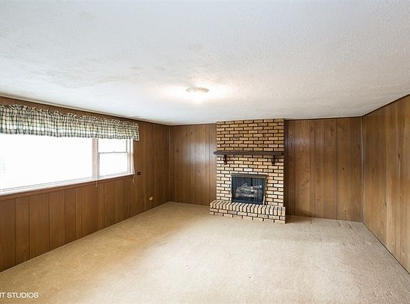 5th image of 17218 Kenwood Ave