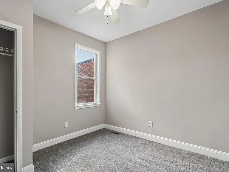 2817 Pelham Ave — Photo 15