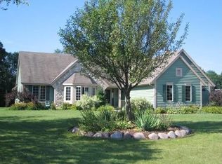 13565 W Sunburst Ln, New Berlin, WI 53151